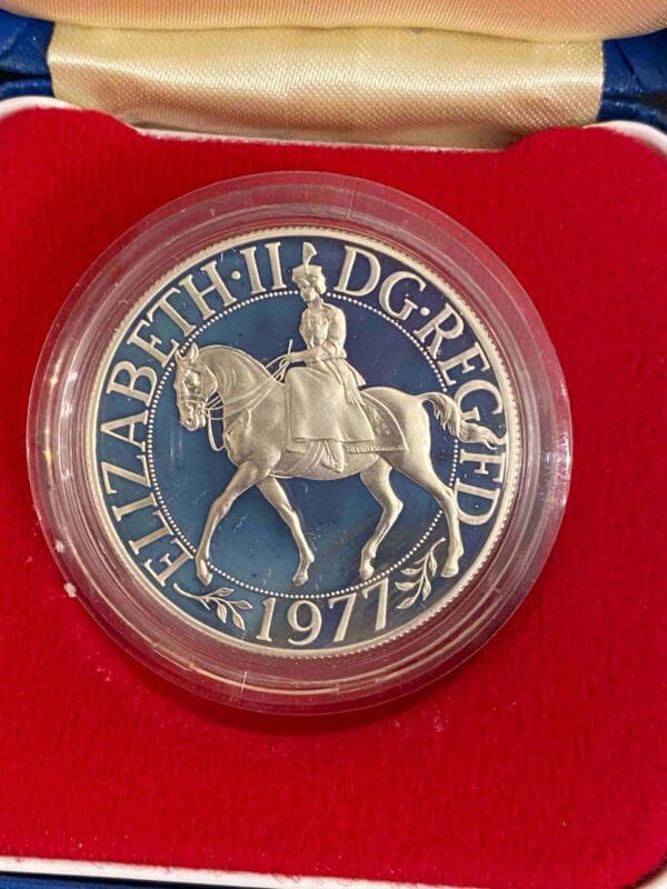 1977 £0.25 Royal Mint UK - Queen Elizabeth II - Silver Jubilee Crown Proof Coin - Image 2