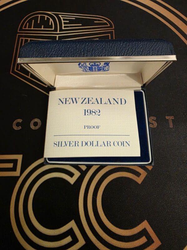 1982 $1 The Takahe New Zealand Silver Proof Coin - As New - Image 3