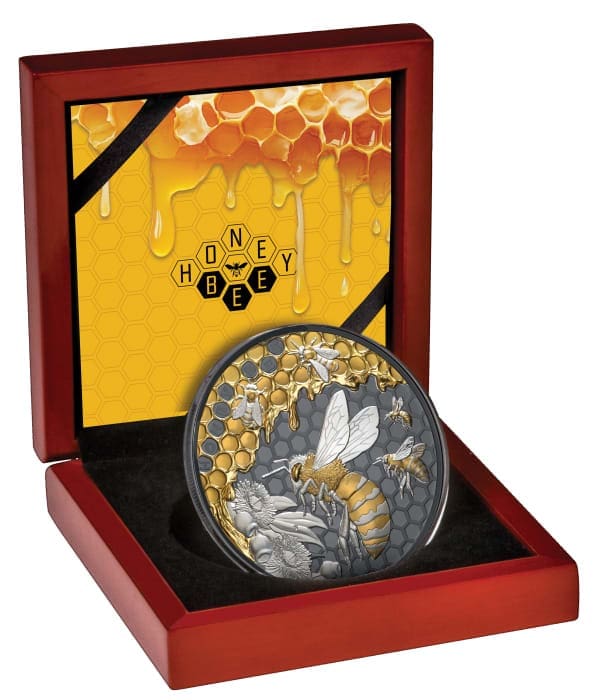 2026 $10 Honey Bee 5oz Silver Black Proof Gilded Coin - Image 3