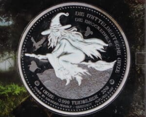 2016 The Broken Witch Glow In The Dark 1oz Silver Coin